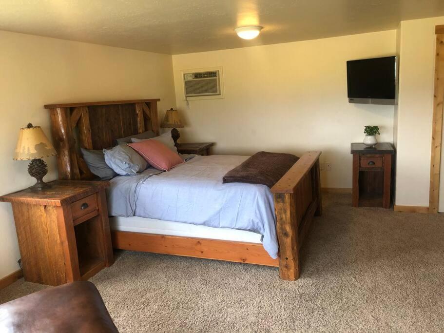 Stunning Views, Prime Location Hamilton