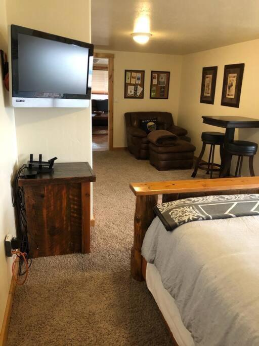 Stunning Views, Prime Location * Hamilton